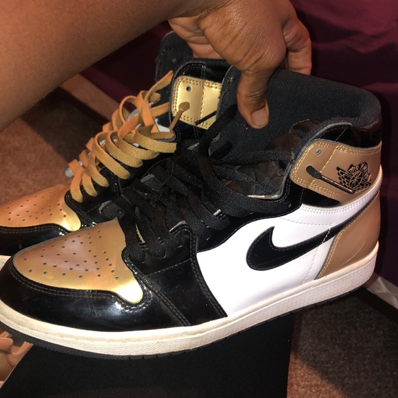 gold toes jordan 1